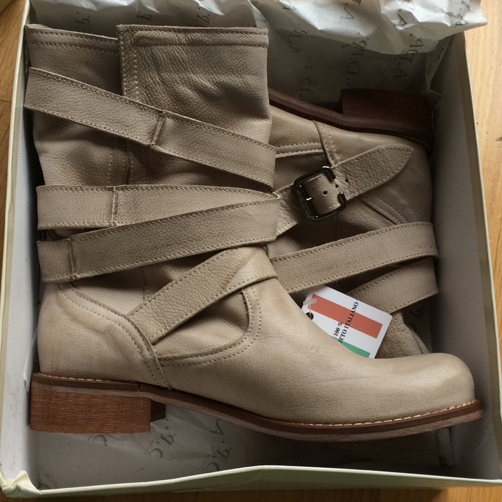 Vera Gomma Nubuck Mid Calf Beige Leather Boots